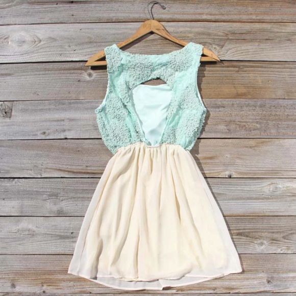 Spool No. 72 Wedding Collection After the Rain Dress - Picture 2 of 6